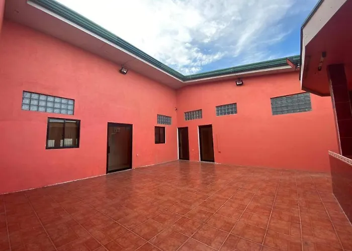 Bubbly Seaview Bed & Breakfast 3*
