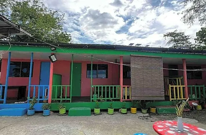 Bubbly Seaview Bed & Breakfast Danao (Cebu)