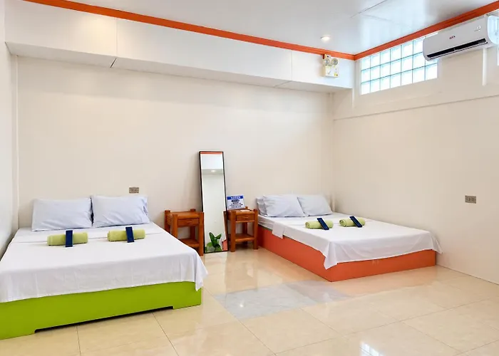 Bubbly Seaview Bed & Breakfast 3*